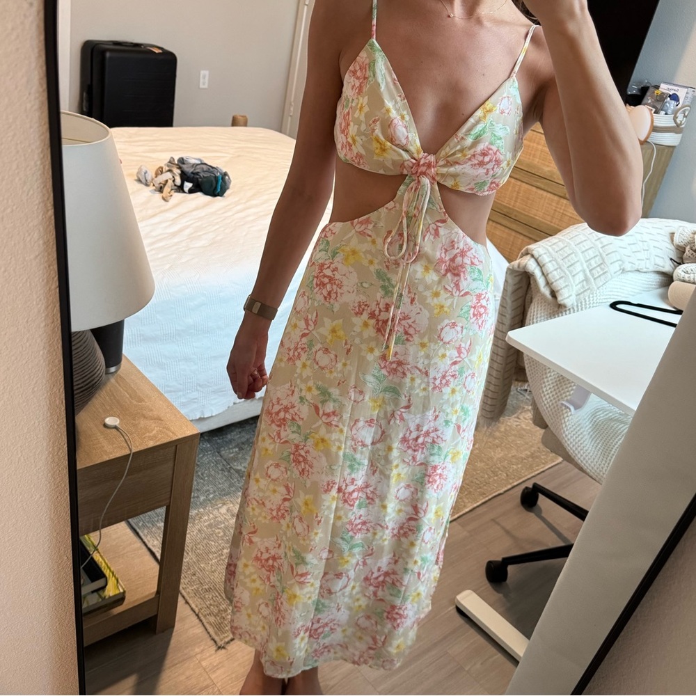 Hello Molly The Feels Floral Cutout Midi Dress